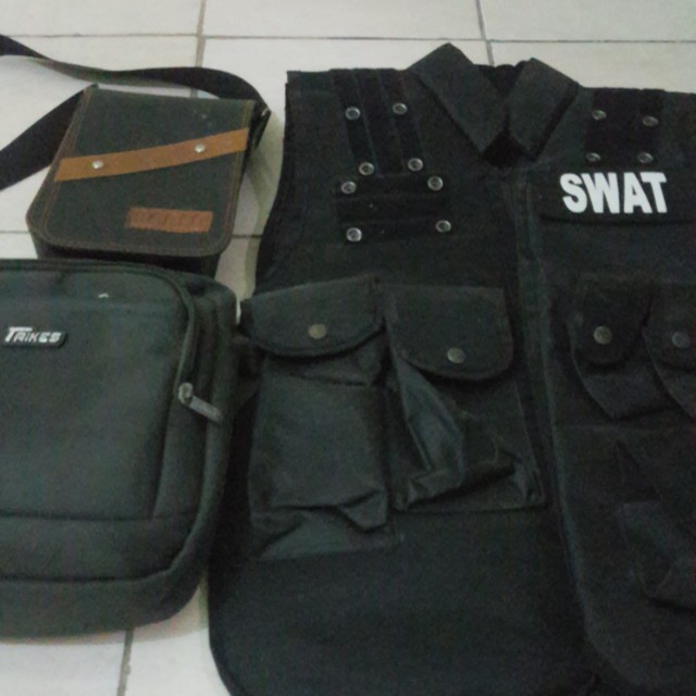 Jual Rompi Swat Plus Tas Borongan Edisi Ga Kepakai Men S Fashion
