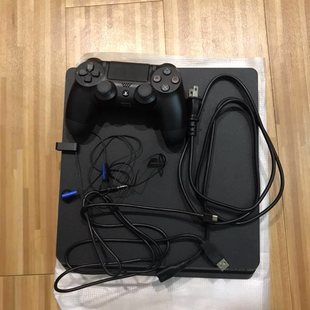 PS4主機500G極致黑(CUH-2000系列) 台灣公司貨, 電玩遊戲, 電子遊戲機