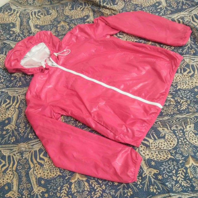 Teranova windbreaker (Category: Coats, Jackets and Outerwear) located in Calasiao. Submitted by matrona (Listing ID 138175764, Image 2). Description: BRANDNEW AND NEVER BEEN USED S-L DM FOR MORE INQUIRIES .