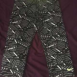 NIKE 3/4 TIGHTS SIZE XL