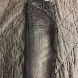 Never worn H&M Jeans. Skinny fit. Size 33