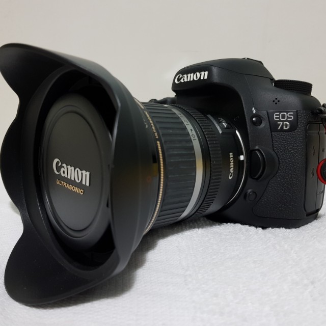 Canon 7d Very Cheap And Very Low Shutter Count Canon 10 22 Lens Photography Cameras On Carousell