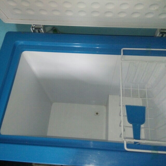 Hiron chest freezer DB115, TV & Home Appliances, Kitchen Appliances