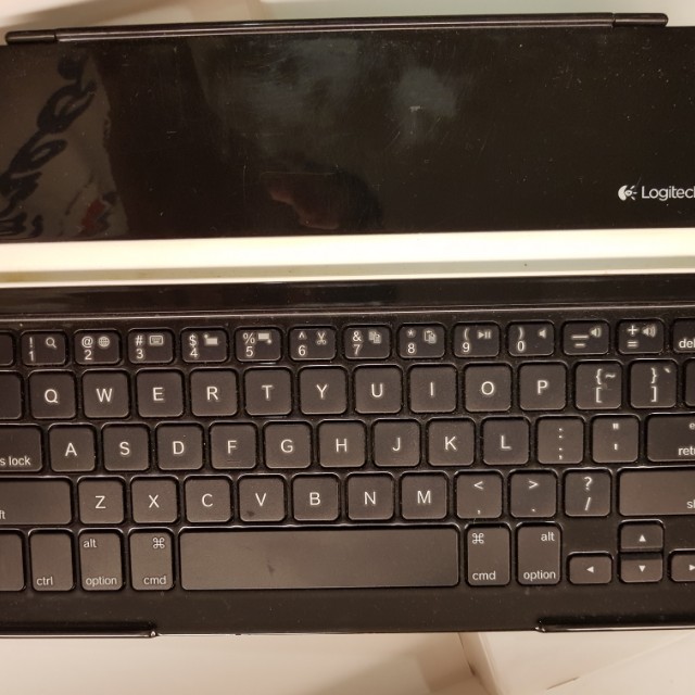 Logitech Keyboard for iPad 1, Mobile Phones & Gadgets, Tablets, iPad on