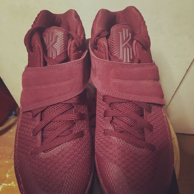 kyrie irving shoes maroon