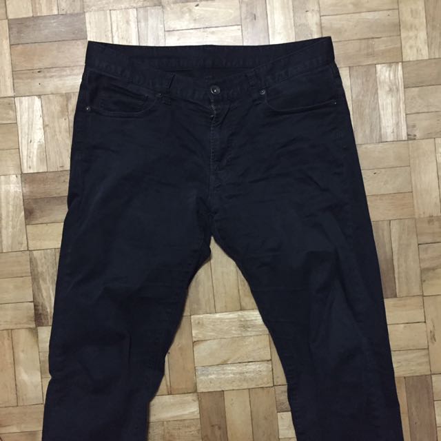 uniqlo black chinos