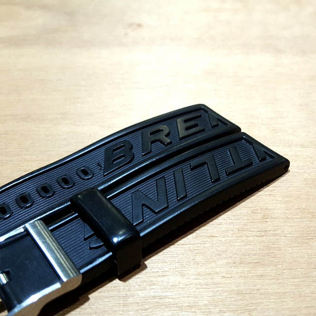 (NOT AVAILABLE)20mm/19mm Original Breitling Rubber Strap with Original Breitling Buckle, Luxury
