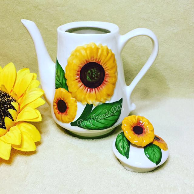 🌻 Sunflower Tea Set ☕️🌻 (Category: Dinnerware & Cutlery) located in Makati City. Submitted by tinytrendsph (Listing ID 120215637, Image 3). Description: 🌻 Sunflower Tea Set ☕️🌻 💛 O N H A N D ☀️ 🔸Limited edition ceramic teapot & teacups 🔸 Collector's items . 📷 Photos owned by #SunflowerStreetPH . #sunflowerph #sunflowers #sunflower #sunflowerforsale #sunflowercollection #sunflowerforsaleph #sunflowersph #teaset #teacups #teapot #ceramic #t