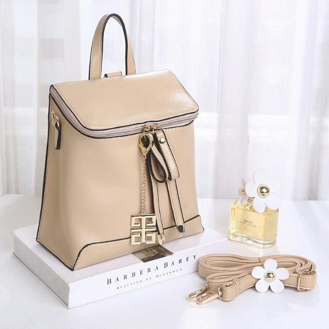 BackPack (Category: Backpacks) located in Kuala Lumpur. Submitted by norazidah13 (Listing ID 138490011, Image 3). Description: New Arrival Bag HB3670 GIVENCHY BACKPACK SERIES MATERIAL : QUALITY ARTIFICIAL LEATHER LENGHT : 21CM BOTTOM WIDTH : 12CM HEIGHT : 29CM HANDLE HEIGHT : 6CM STRAP LENGHT : 120CM OPENING CLOSER : ZIP CONTENT : A4 GRED : AAA GIVENCHY SERIES FREE ITEM : 1 GIVENCHY KEY CHAIN (KEY CHAIN MAY BE DIFFERENT FROM PHOTO) POSTAGE FEE: 1