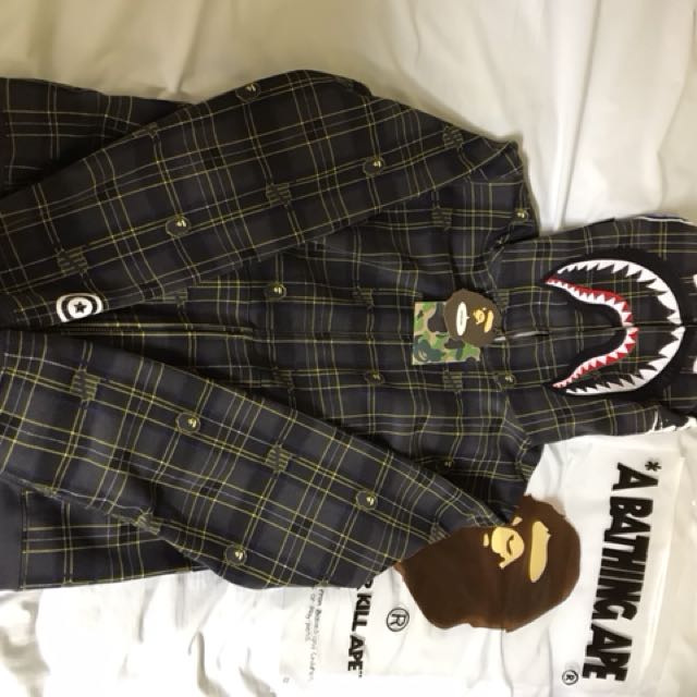 Bape x undefeated shark hoodie clearance
