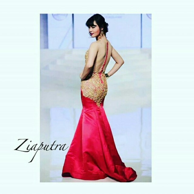 Gaun Malam Dari Zia Putra Atelier Fashion Designer Women S Fashion Women S Clothes Dresses Skirts On Carousell