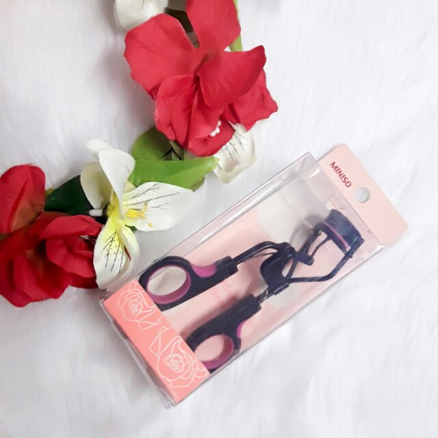 miniso eyelash curler health makeup on carousell miniso eyelash curler health makeup on carousell
