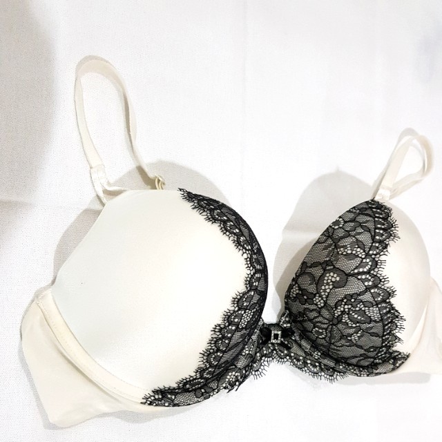 Victoria's Secret Miraculous Plunge Bra, Women's Fashion, Dresses & Sets,  Traditional & Ethnic wear on Carousell