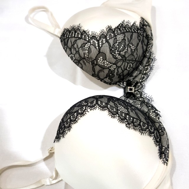 Victoria's Secret Miraculous Plunge Bra, Women's Fashion, Dresses & Sets,  Traditional & Ethnic wear on Carousell