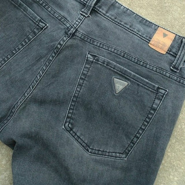 Guess slim fit jeans stretch, Fesyen Pria, Pakaian di Carousell