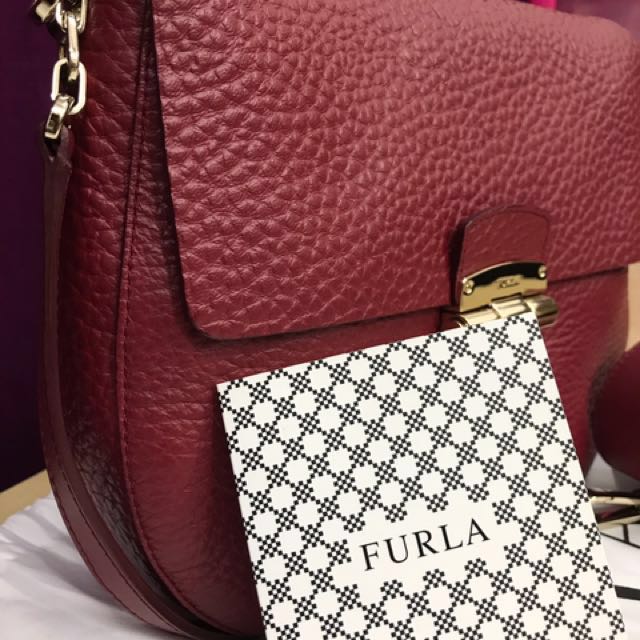 Furla deals club medium