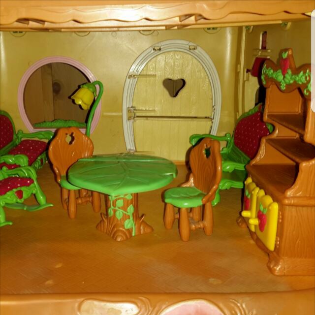 Vintage strawberry shortcake berry happy home furniture Hobbies
