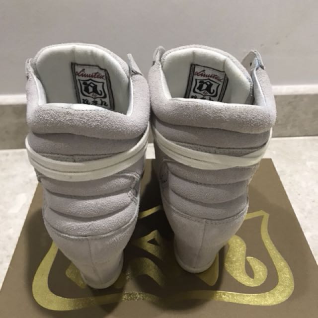 Ash Bowie Womens Wedge Sneaker Bistro Suede Luxury Apparel On Carousell Ash was founded in 2000 from the passion and the knowledge of two great creative mind, leonello calvani and patrick ithier and their shoes reflect a background in french luxury design, merged with. carousell