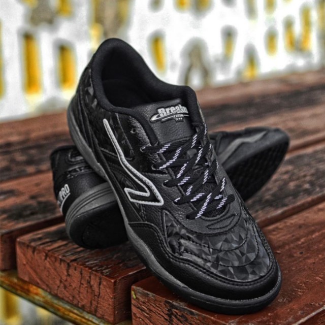Breaker outlet futsal shoes
