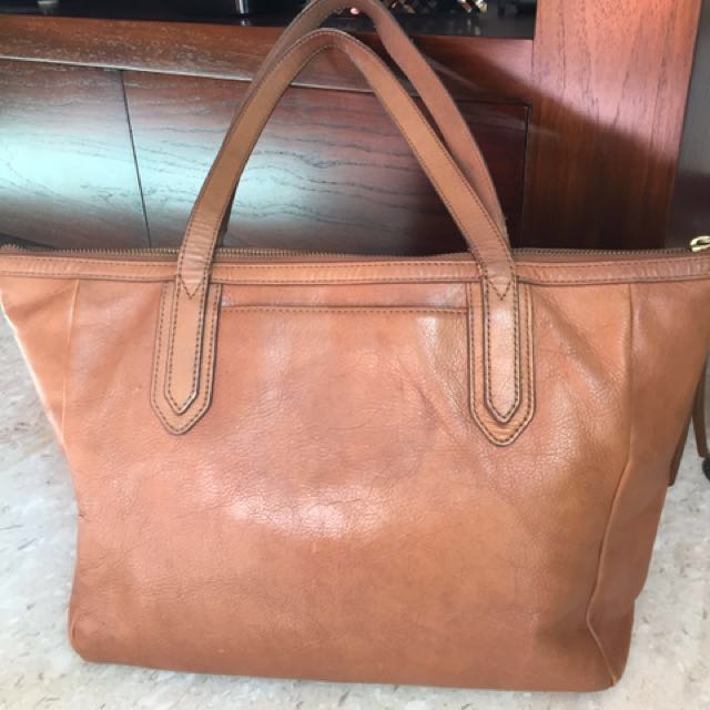 Original Fossil Sydney Tote Bag, Women's Fashion, Bags & Wallets, Tote Bags  on Carousell