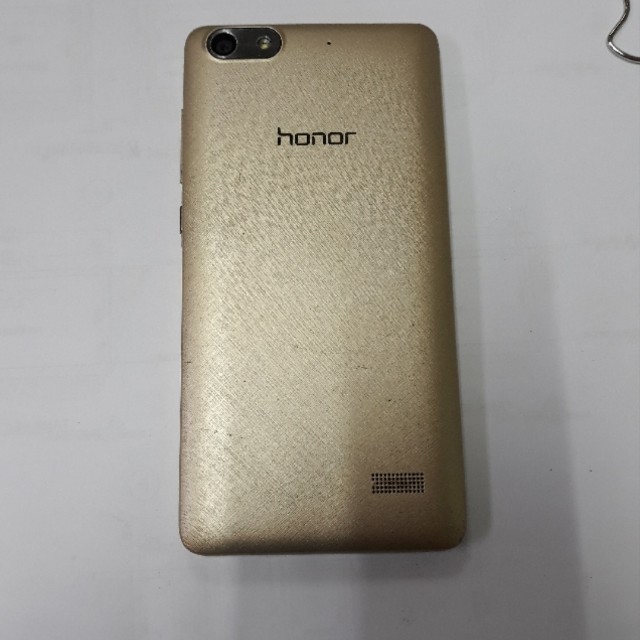 Huawei 4c (Category: Huawei) located in Quezon City. Submitted by nanananana26 (Listing ID 138921376, Image 2). Description: Huawei 4c Honor For sale only. NO TO SWAP!4 11 months old used but not abused Lady owned may isang dent lang sa baba no scratches sa screen. covered with tempered gass since day 1 may gasgas din sa back cover nya kita nmn sa pic. but all over hindi nmn nkaka affect sa performance Unit only #flymetoSG.