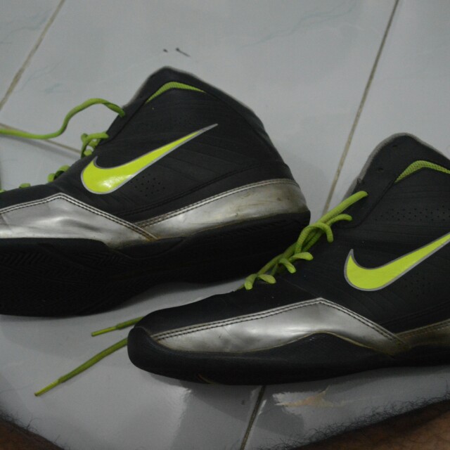 sepatu basket nike air quick handle sepatu basket nike air quick handle