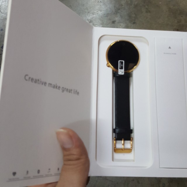 Smart watch leading the fashion best sale of intelligent life