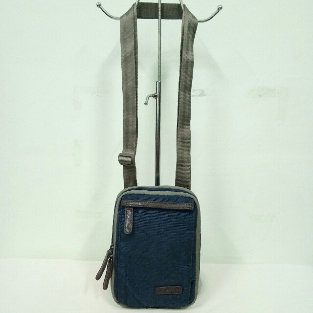 Lecaf sling bag store price