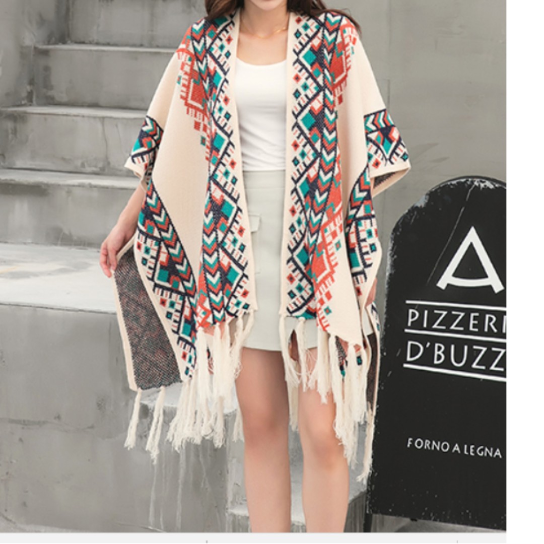 oversætter Playful milits Bohemian Poncho, Women's Fashion, Dresses & Sets, Traditional & Ethnic wear  on Carousell