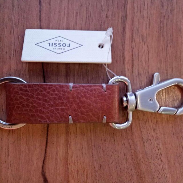 Fossil key holder