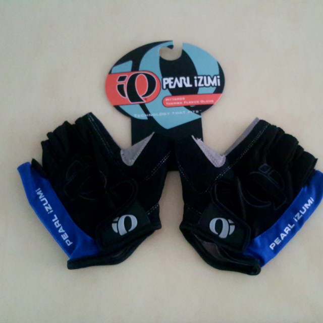 Half Finger Pearl Izumi Bike Glove Size M Sports Equipment Sports Games Water Sports on Carousell