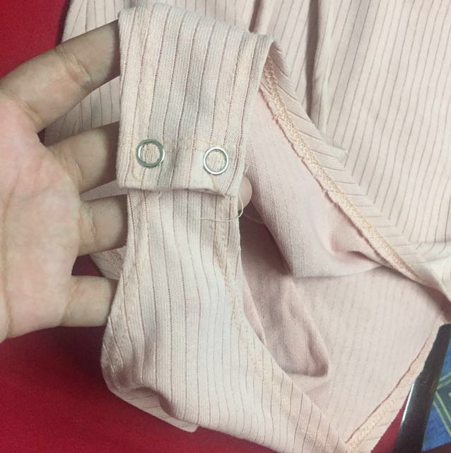 Knitted Onepiece Scoopback (Category: Sleeveless) located in Makati City. Submitted by sheyyyyyy (Listing ID 138966731, Image 2). Description: onepiece scoopback knitted no padding fit small-semi large #idotrades.