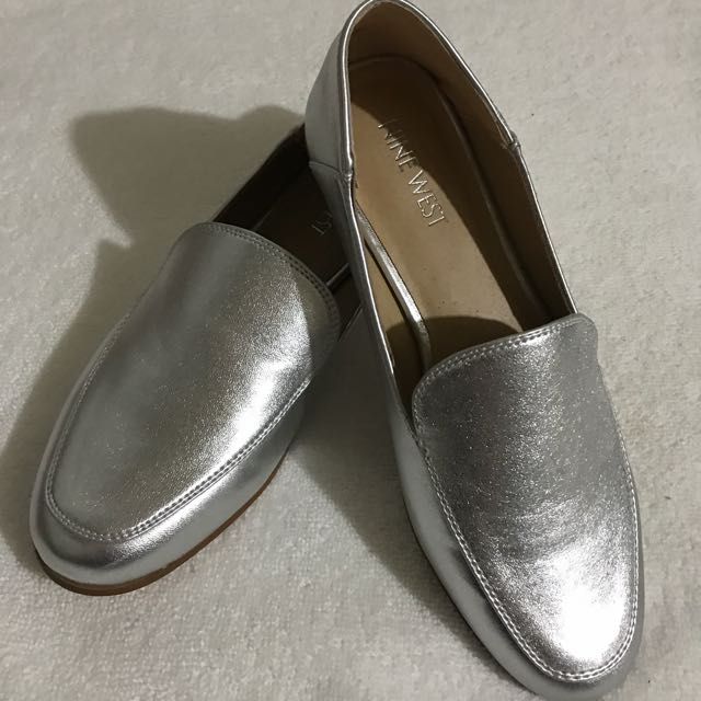 nine west silver flats