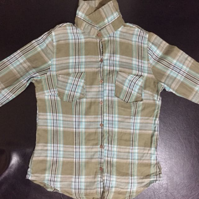 Plaid long sleeve (Category: Longsleeves) located in Manila. Submitted by declutterrific (Listing ID 139145897, Image 1). Description: 10/10 Good condition Fit to small frame.