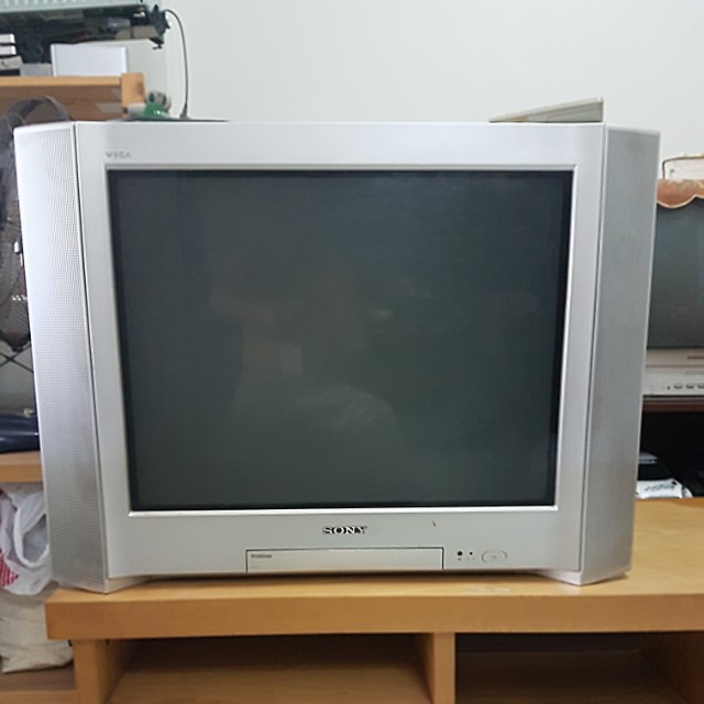 Sony TV WEGA Trinitron KVSW29M61, TV & Home Appliances, TV