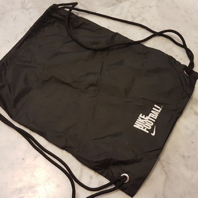 Black Nike football drawstring bag, Sports Equipment, Sports & Games