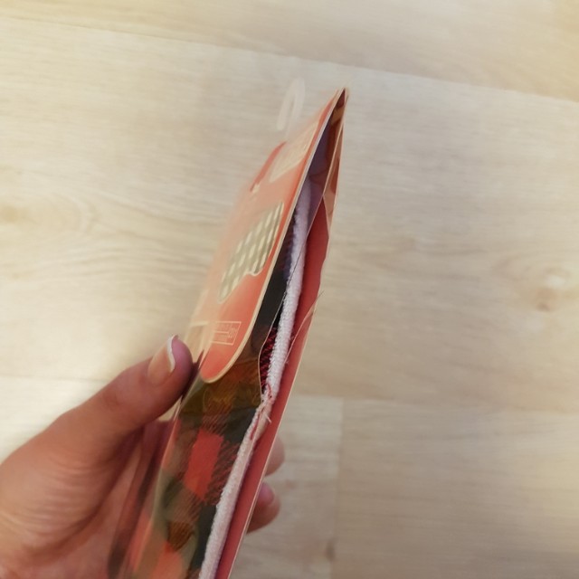 [New] Daiso Sleeping Travel Eye Mask (Red Black Checker), Beauty