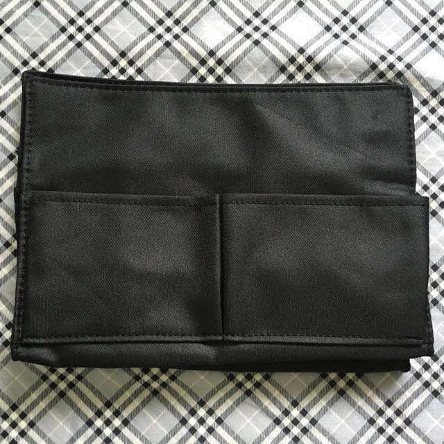 Inner Pouch (Category: Belt bags, Clutches and Pouches) located in Singapore. Submitted by yrach (Listing ID 58173291, Image 3). Description: .