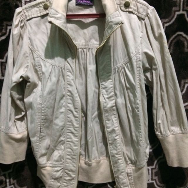 Jag thud jacket, Women's Fashion, Coats, Jackets and Outerwear on Carousell