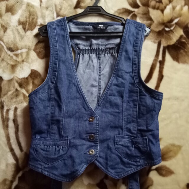 SALE!! Maong Vest, Women's Fashion, Tops, Others Tops on Carousell