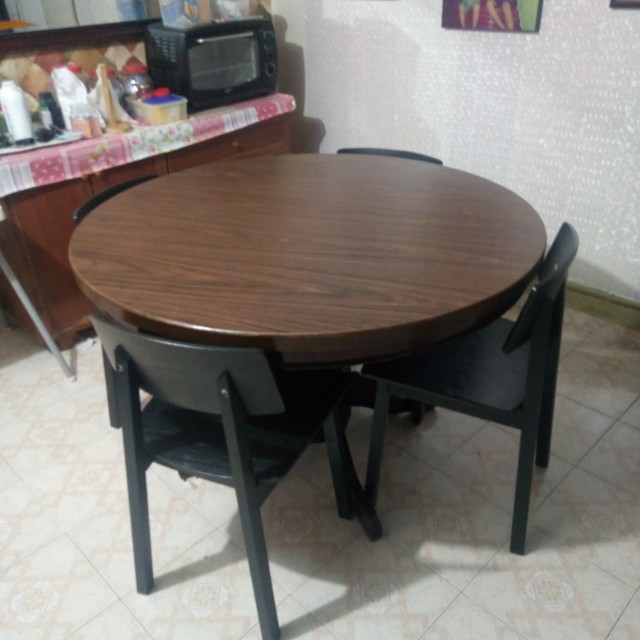 Meja Makan Bulat Home Furniture Furniture On Carousell