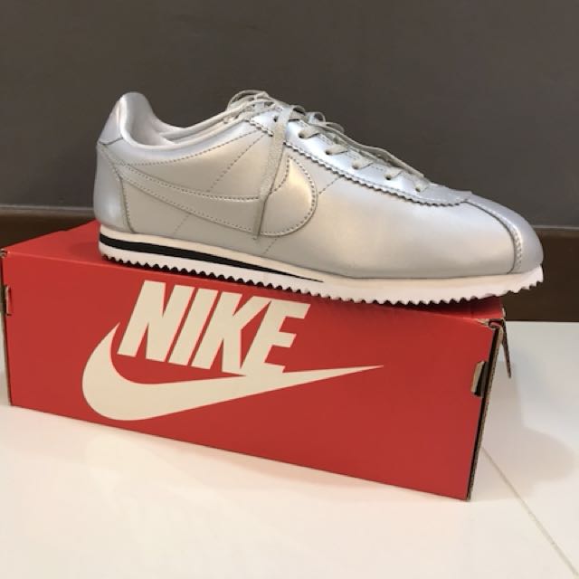 nike cortez silver