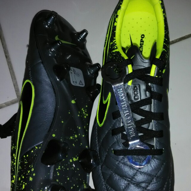 Nike tiempo deals legend v stealth
