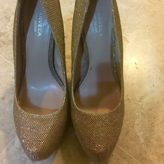 Shiny Carvela shoes Women s Fashion Footwear Sneakers on Carousell