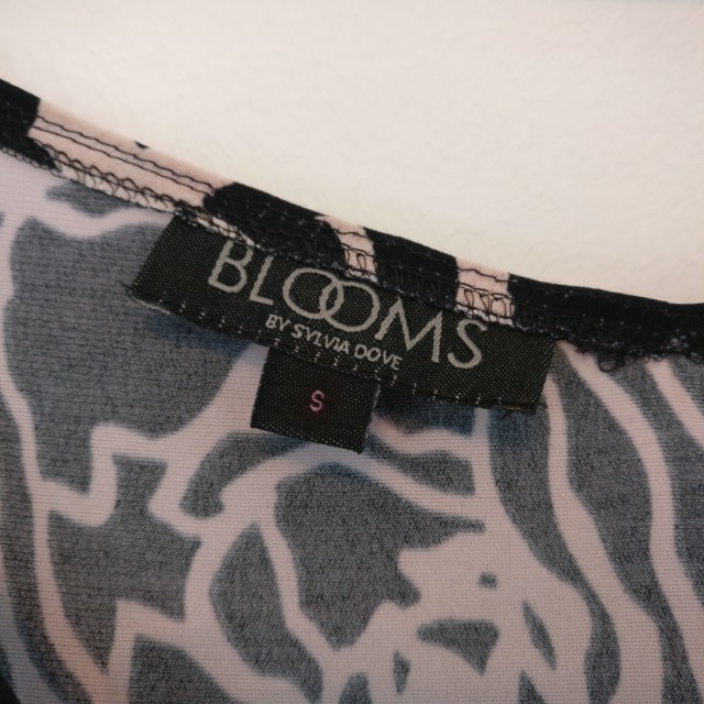 Blooms By Sylvia Dove Black/white rose print dress, Women's Fashion ...