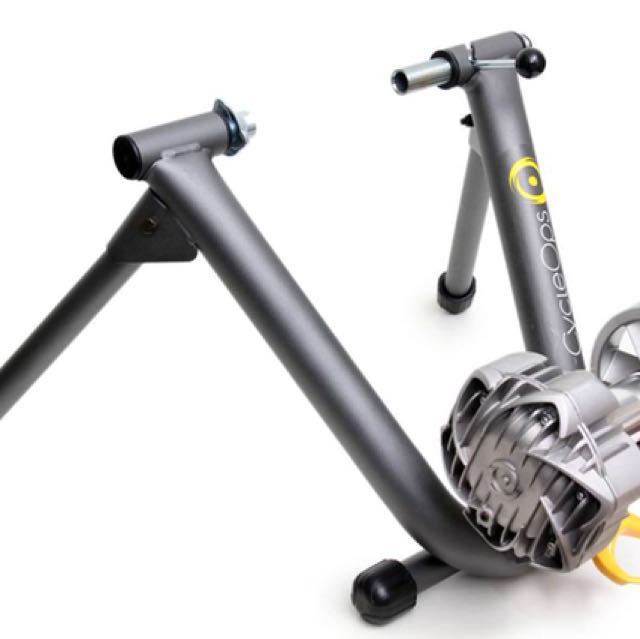 Cycleops Fluids 2 Trainer with Climbing Riser Block, Sports Equipment ...
