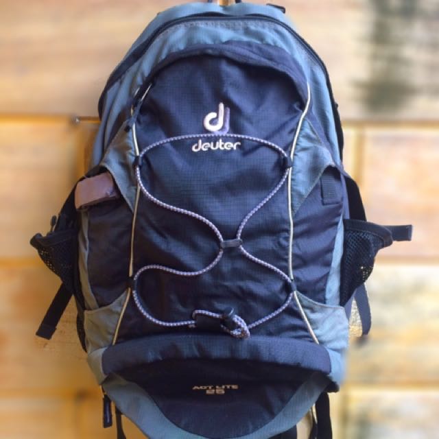 daypack deuter