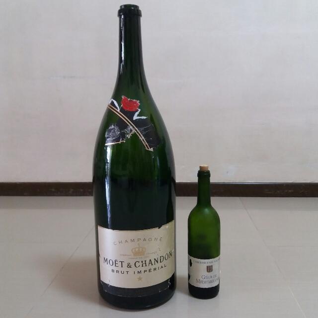 Giant deals champagne bottle