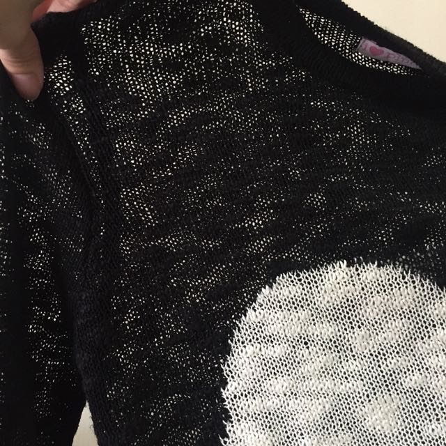 Heart pullover (Category: Others Tops) located in Dasmarinas. Submitted by millicentsofia (Listing ID 139447561, Image 3). Description: .