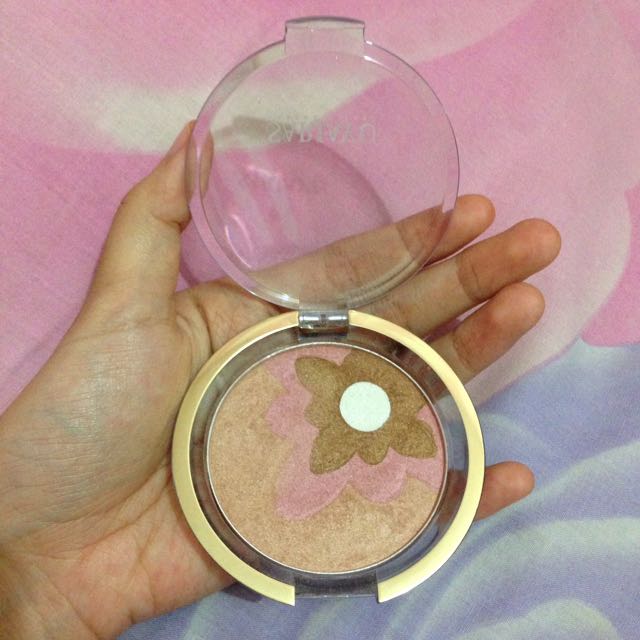 Highlighter By Sari Ayu Kesehatan Kecantikan Rias Wajah Di Carousell